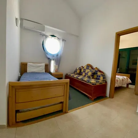 וילה Kelly's House 1 גנאדי