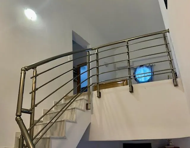 Kelly's House 1 * Gennadi