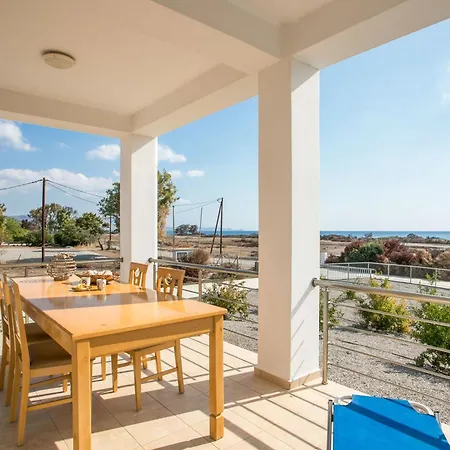 Kelly's House 1 * 根纳迪