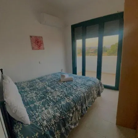 Kelly's House 1 别墅 根纳迪