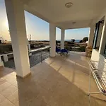 Kelly's House 1 *